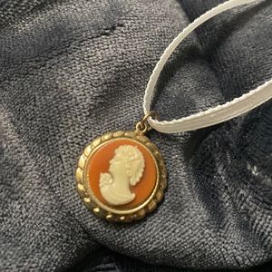 Gorgeous Cameo pendant